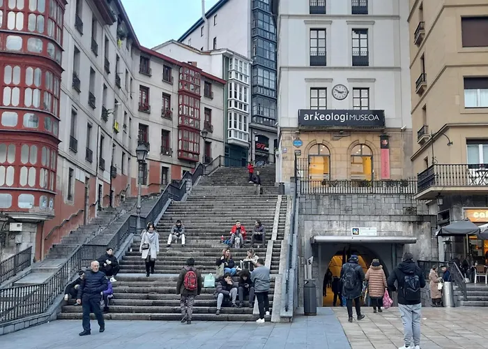 Politte Amplio & Garaje - El Casco Viejo A Tus Pies